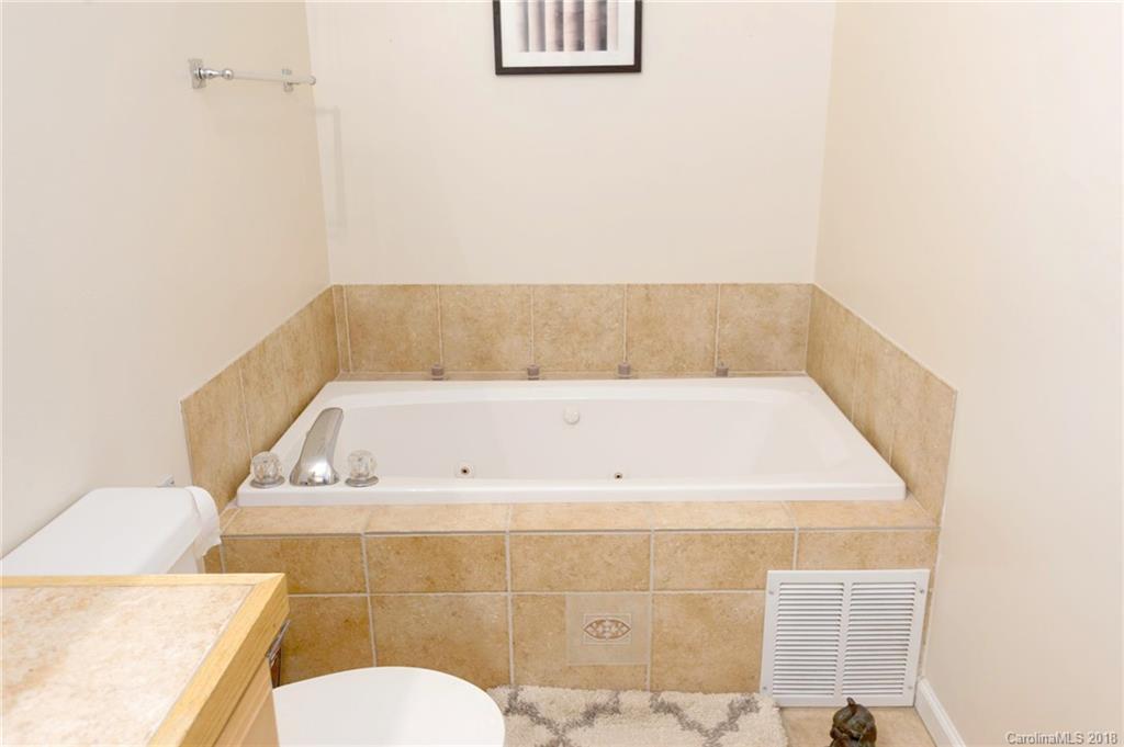 71 Dalya Road Swannanoa, NC 28778 - Photo 11 of 26 Gallery Image 11