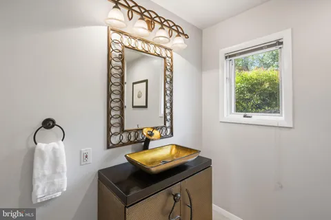 $1,085,000 | 18 Manor Brook Road, Monkton, MD 21111