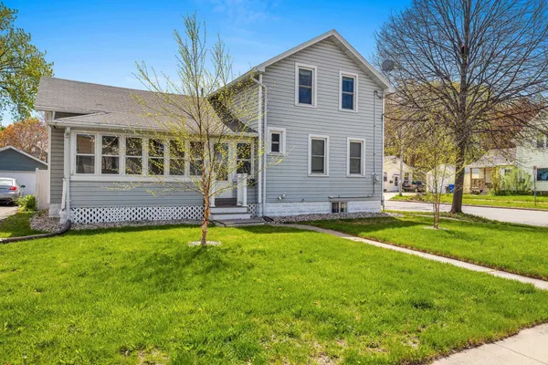 $236,000 | 933 West Lawrence Street, Appleton, WI 54914