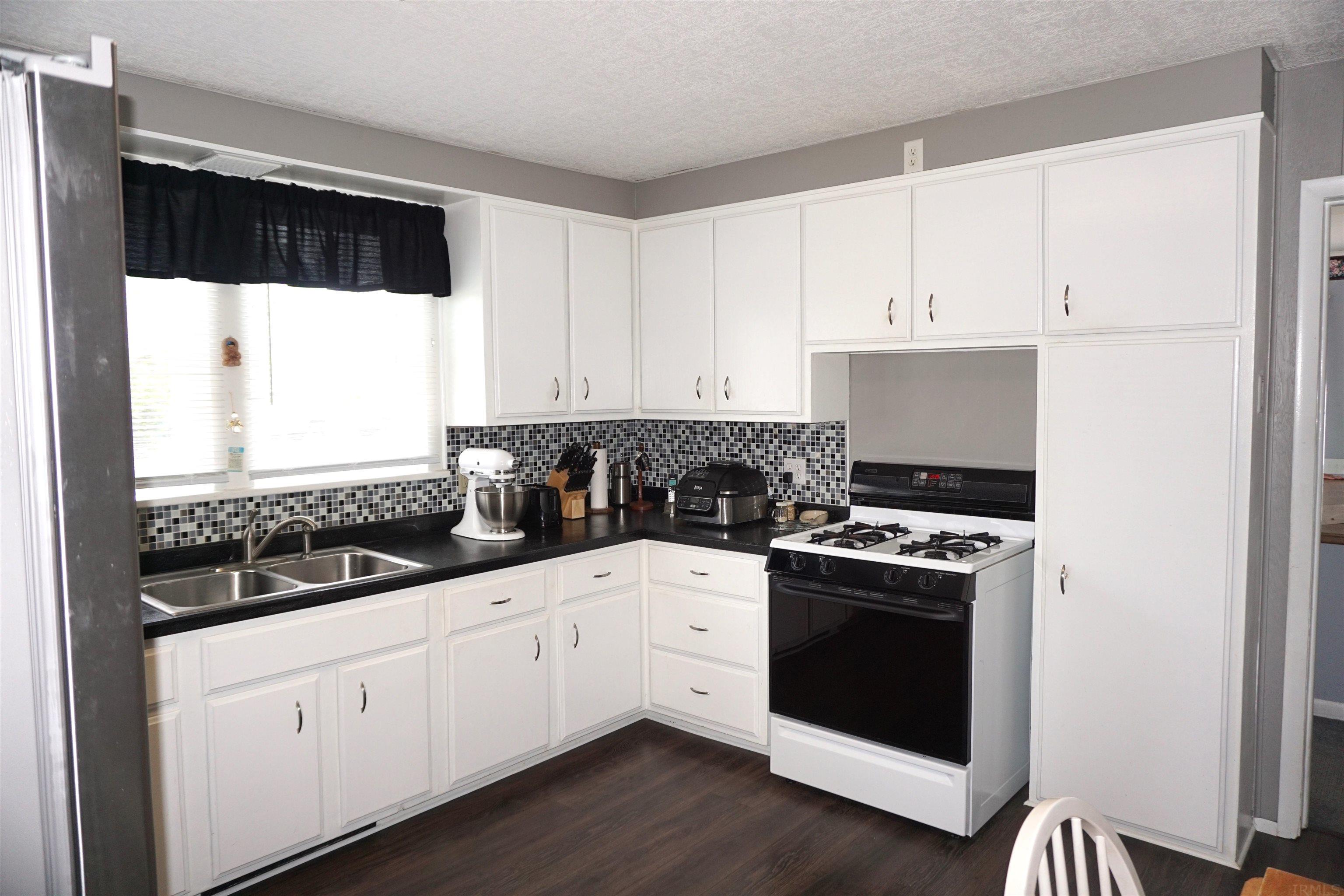 1006 First Street Huntington, IN 46750 - Photo 5 of 14 Gallery Image 5