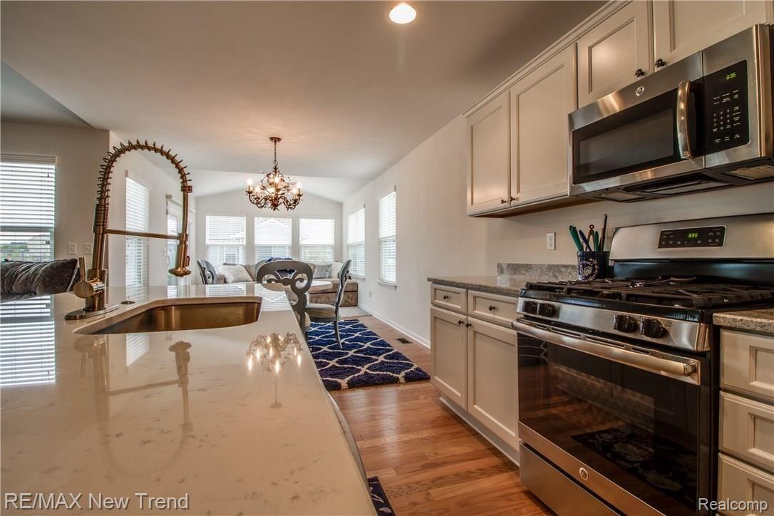 3115 Curtis Road Wixom, MI 48393 - Photo 22 of 44 Interiors (20 of 42).jpg