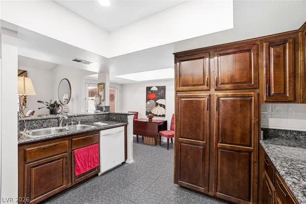 $2,000 | 542 Cervantes Drive, Henderson, NV 89014