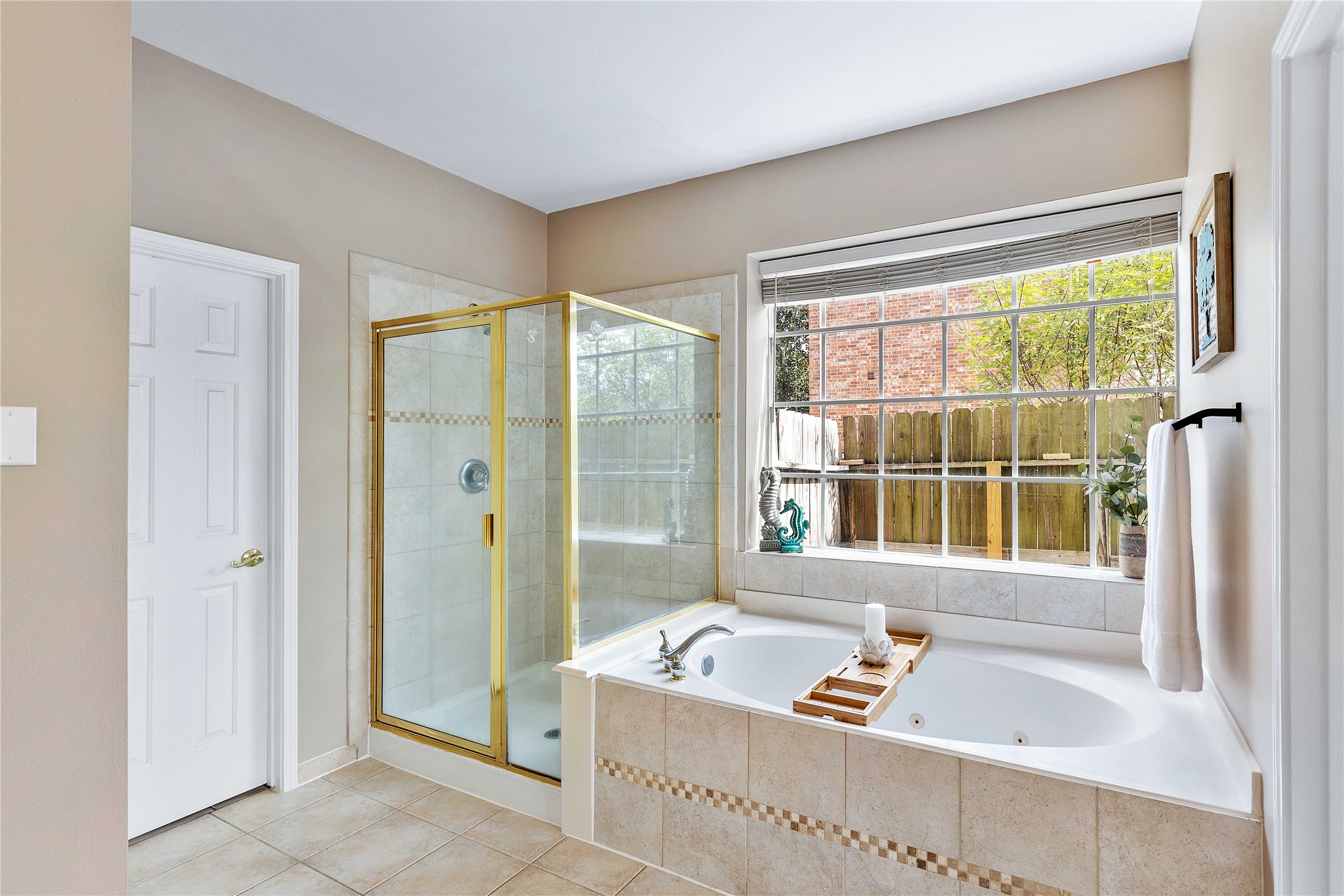 19819 Cherry Oaks Lane Humble, TX 77346 - Photo 28 of 47 Relax after a long day in the soaking tub!