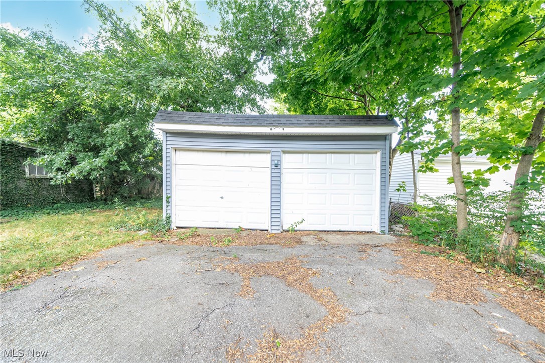 1128 Quilliams Road Cleveland, OH 44121 - Photo 22 of 23 View of detached garage
