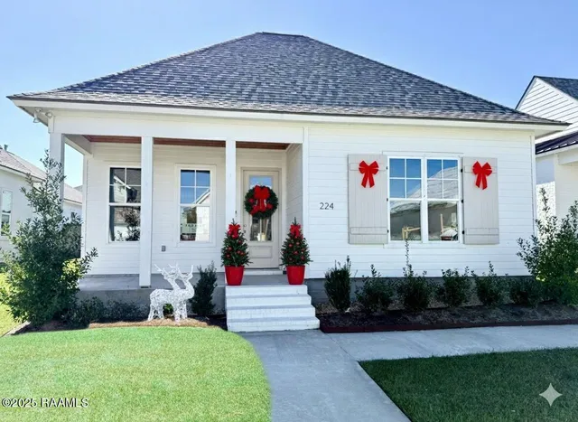 $349,800 | 224 Trail Pointe Drive, Scott, LA 70583