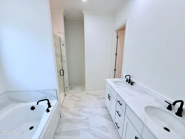 $324,800 | 224 Trail Pointe Drive, Scott, LA 70583