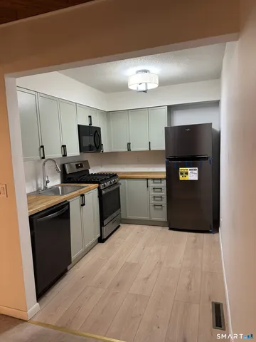 $314,900 | 449 Thoreau Road, Unit 449, Branford, CT 06405