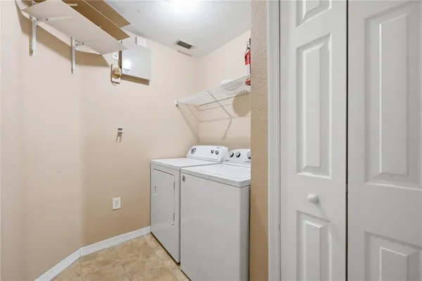 $1,525 | 5475 Vineland Road, Unit 8212, Orlando, FL 32811