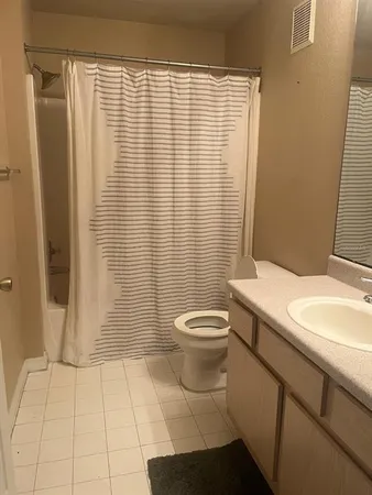 $1,525 | 5475 Vineland Road, Unit 8212, Orlando, FL 32811