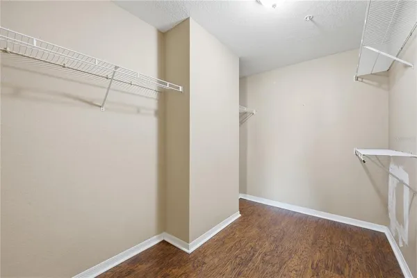 $1,525 | 5475 Vineland Road, Unit 8212, Orlando, FL 32811
