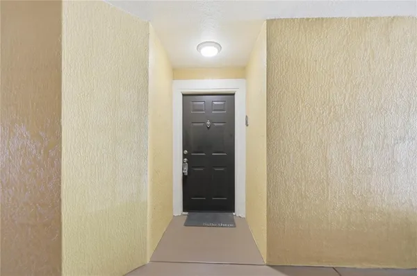 $1,525 | 5475 Vineland Road, Unit 8212, Orlando, FL 32811