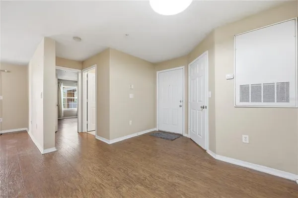 $1,525 | 5475 Vineland Road, Unit 8212, Orlando, FL 32811