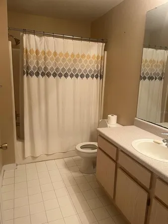 $1,525 | 5475 Vineland Road, Unit 8212, Orlando, FL 32811