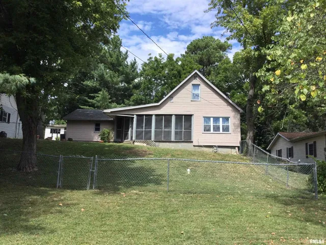 $99,999 | 203 East Whitlock Street, Jonesboro, IL 62952