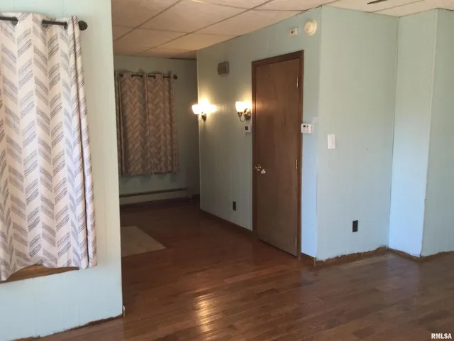 $99,999 | 203 East Whitlock Street, Jonesboro, IL 62952