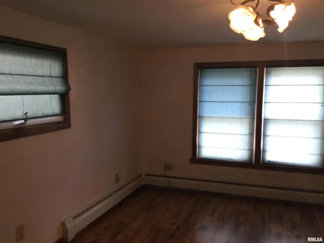 $99,999 | 203 East Whitlock Street, Jonesboro, IL 62952