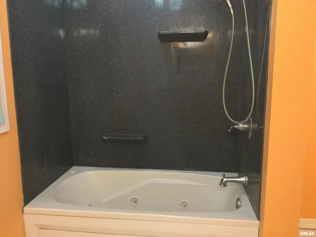 $99,999 | 203 East Whitlock Street, Jonesboro, IL 62952