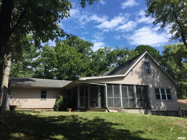 $99,999 | 203 East Whitlock Street, Jonesboro, IL 62952