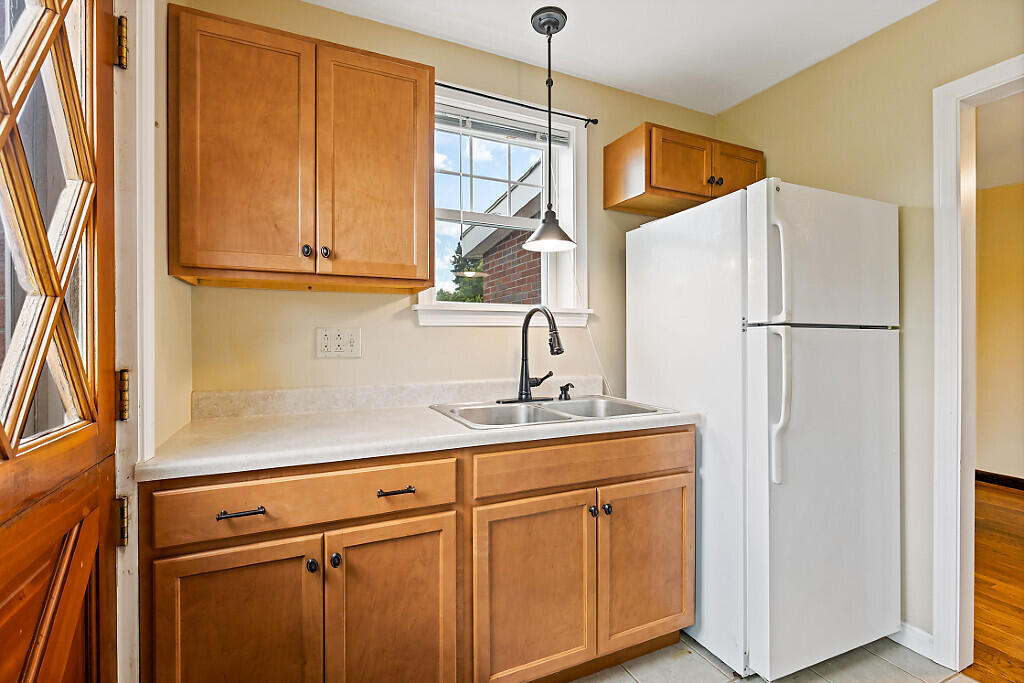 67 River Road Benton, ME 04901 - Photo 8 of 41 39_BP5A2969_DxO_mls