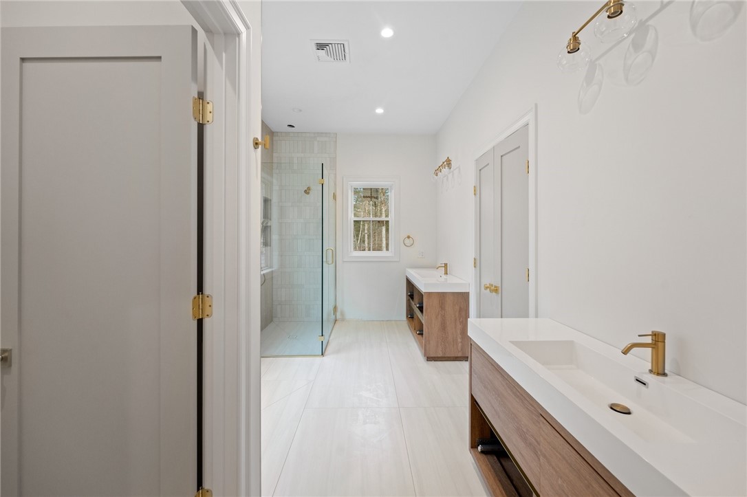 15 Stone Path Way Glocester, RI 02814 - Photo 19 of 38