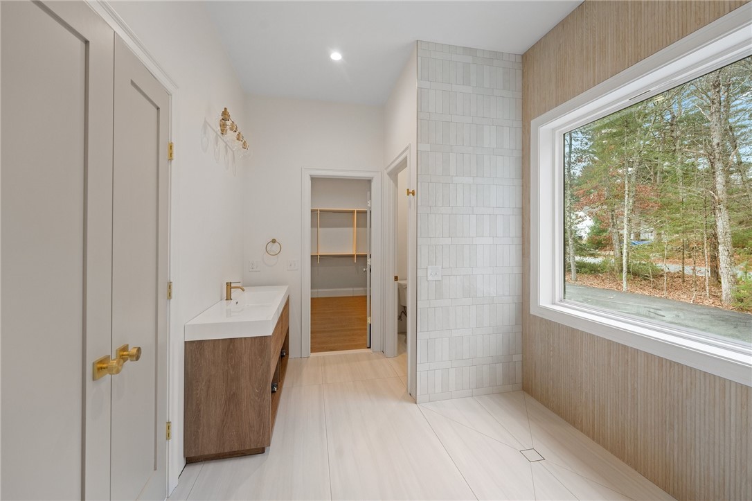 15 Stone Path Way Glocester, RI 02814 - Photo 20 of 38