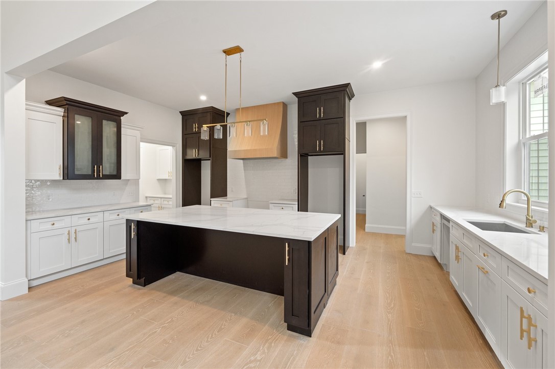 15 Stone Path Way Glocester, RI 02814 - Photo 6 of 38