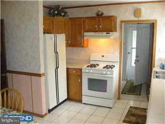 655 Rennard Street Philadelphia, PA 19116 - Photo 4 of 9 Kitchen