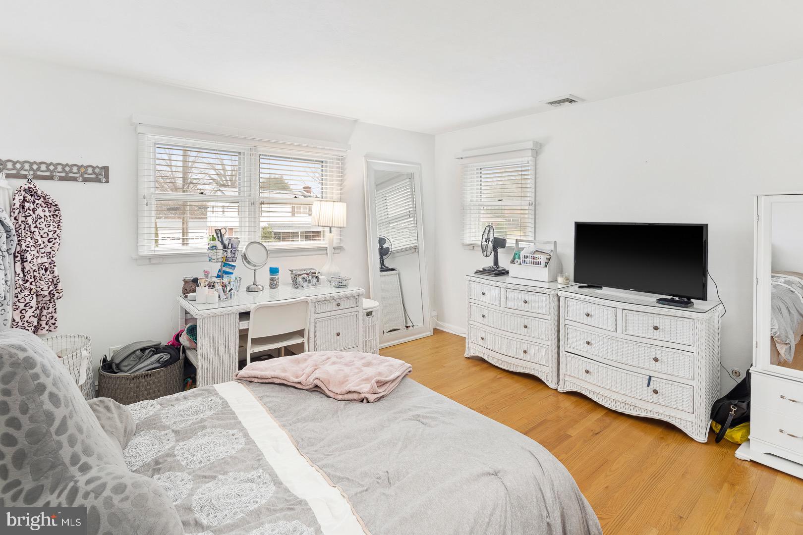 21 Cold Spring Road Hamilton, NJ 08619 - Photo 17 of 32