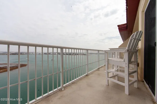 $715,000 | 100 Olde Towne Yacht Club Drive, Unit 713, Beaufort, NC 28516