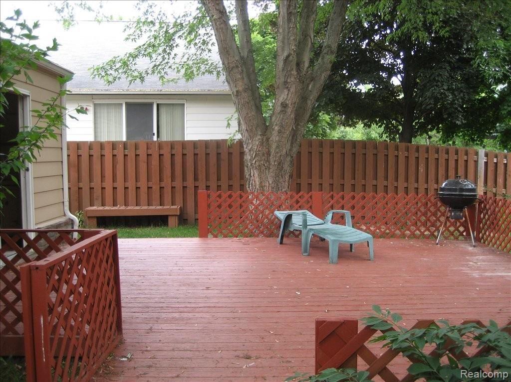 42423 Park Ridge Road Novi, MI 48375 - Photo 18 of 20 Deck view 2