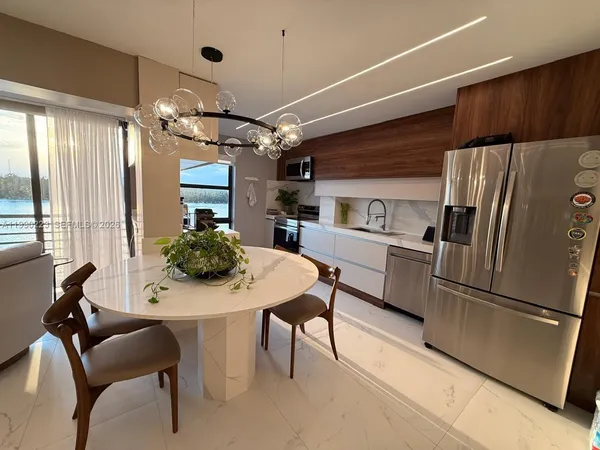 $2,700 | 3200 North Ocean Drive, Unit 303, Hollywood, FL 33019