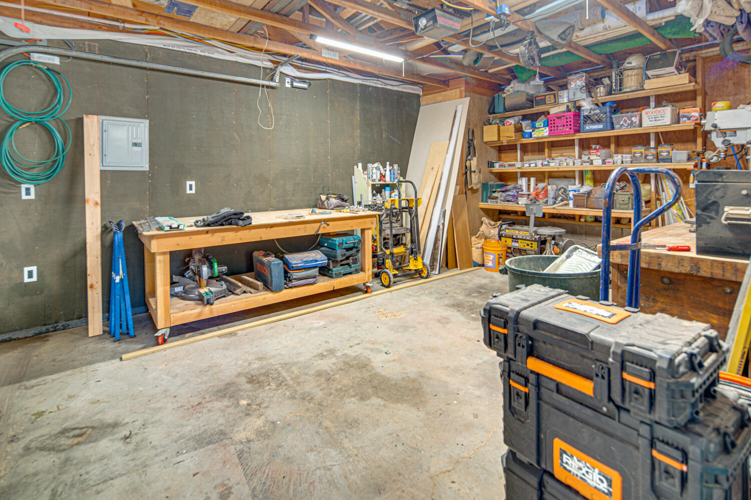 18776 Choctaw Road Bend, OR 97702 - Photo 35 of 52 Garage