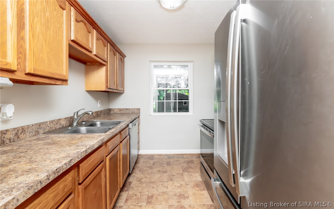 717 Kent Street New Albany, IN 47150 - Photo 13 of 60