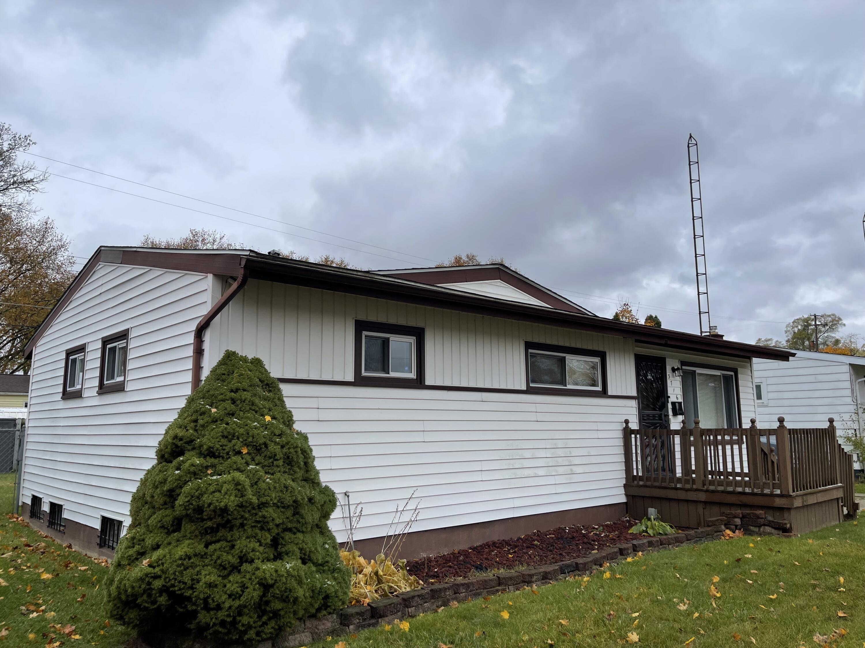 3716 Lynn Street Flint, MI 48503 - Photo 2 of 21 IMG_6834