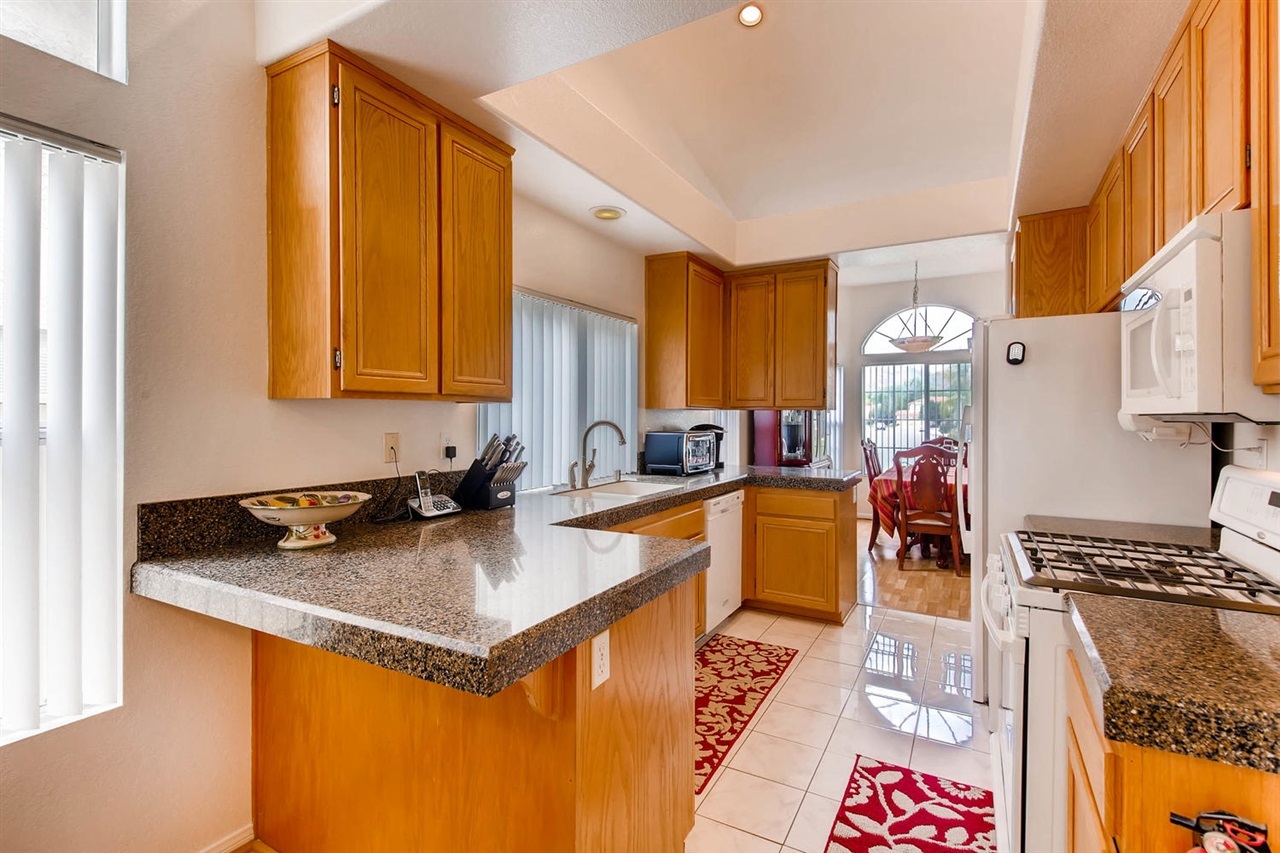 4849 Lake Shore Place Fallbrook, CA 92028 - Photo 3 of 25