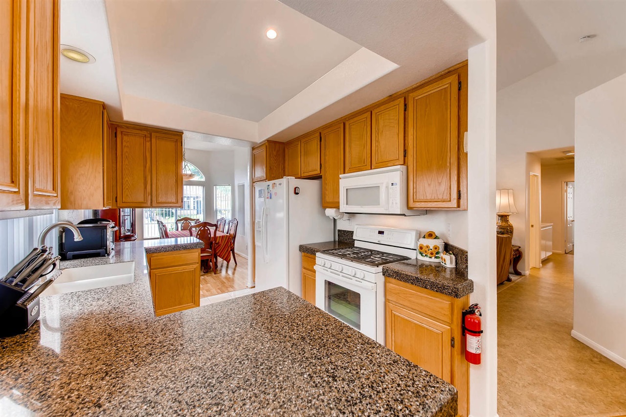4849 Lake Shore Place Fallbrook, CA 92028 - Photo 4 of 25