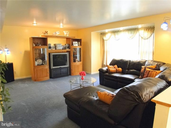 2086 Kally Ridge Road Hellertown, PA 18055 - Photo 8 of 16 Gallery Image 8
