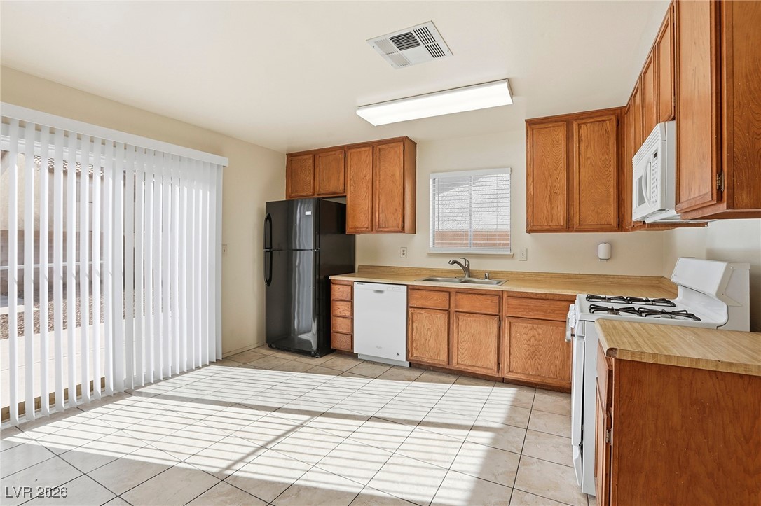 6725 Reggie Circle Las Vegas, NV 89107 - Photo 10 of 24