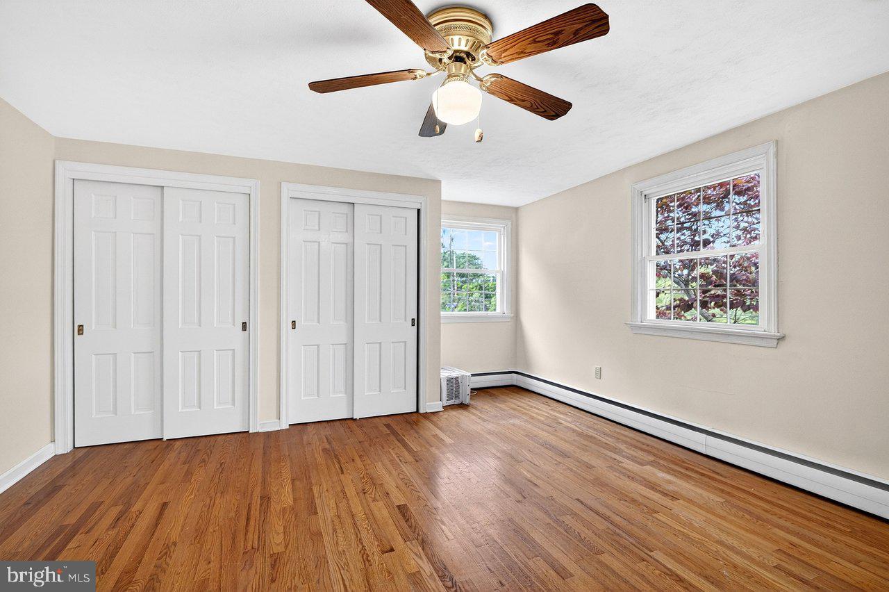 118 Bull Run Road Ewing, NJ 08638 - Photo 33 of 43 Bright and airy room with charm.