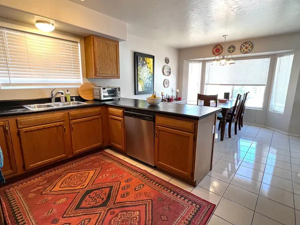 $2,350 | 4404 East Bannock Street, Phoenix, AZ 85044