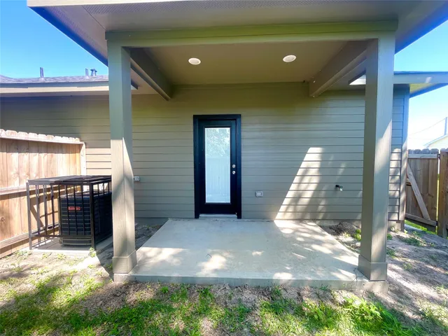 $1,695 | 9710 Tuffly Street, Unit B, Houston, TX 77029