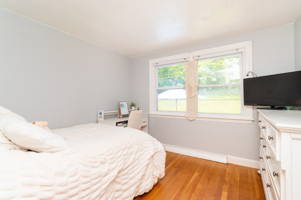 77 Clinton Road Weymouth, MA 02189 - Photo 16 of 38