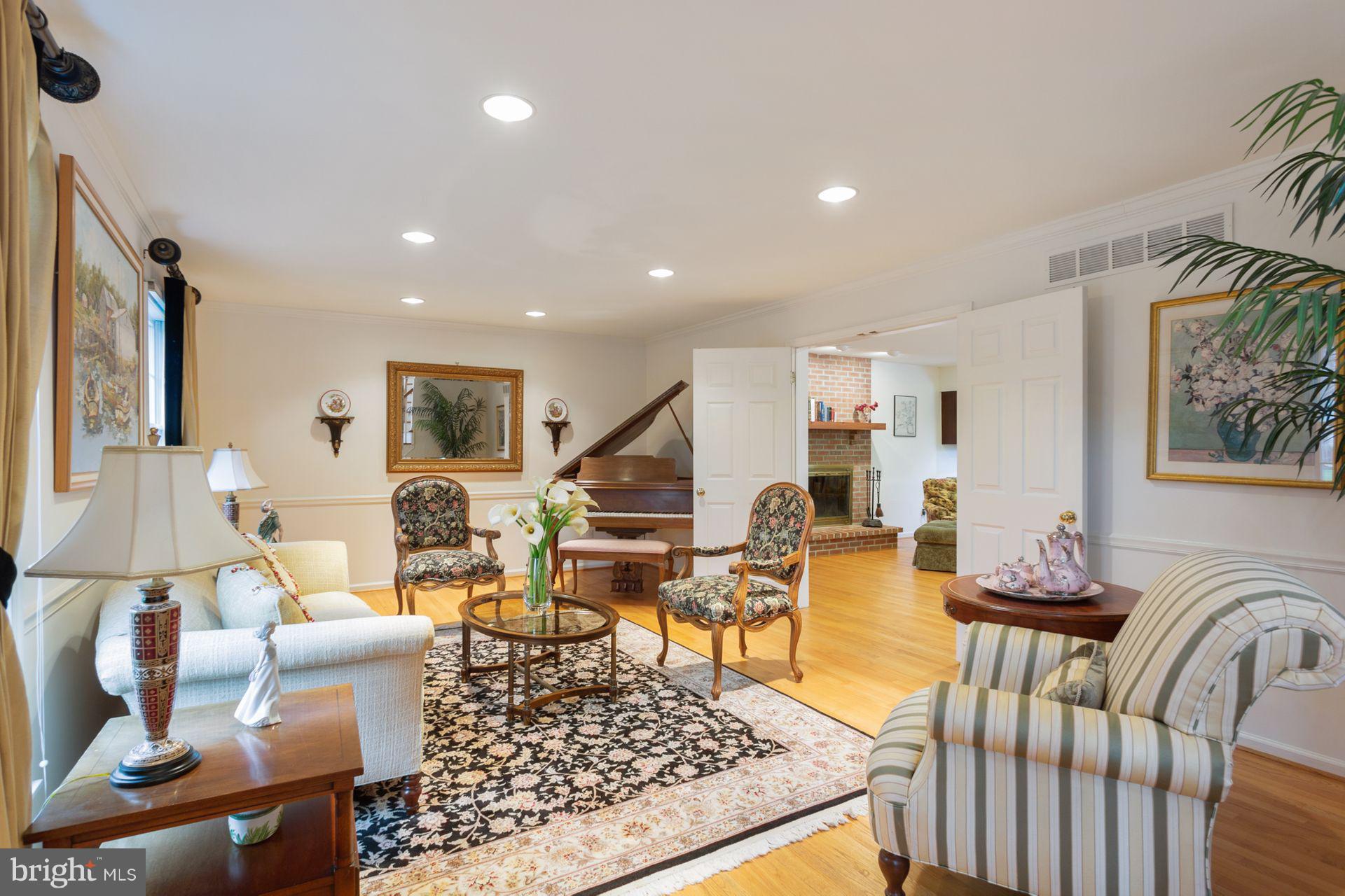 704 Signal Hill Road Dresher, PA 19025 - Photo 5 of 33 Formal Living Room