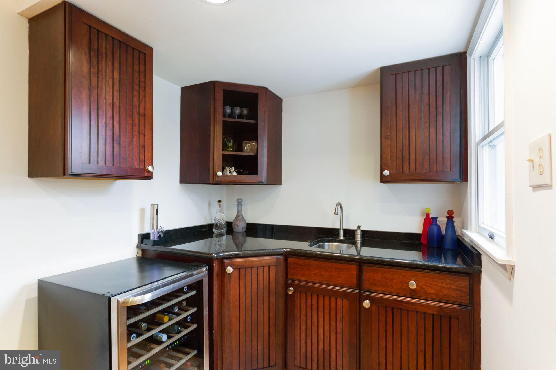 704 Signal Hill Road Dresher, PA 19025 - Photo 9 of 33 Wet Bar