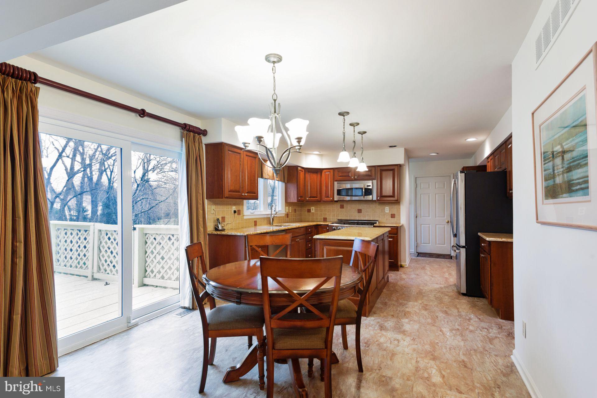 704 Signal Hill Road Dresher, PA 19025 - Photo 10 of 33 Eat in breakfast area