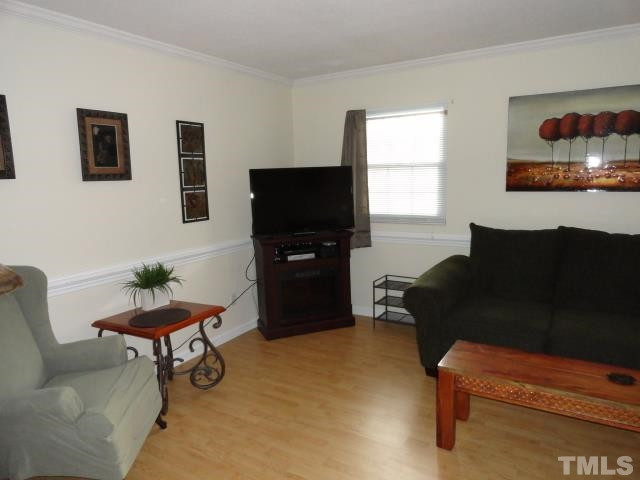 6439 New Market Way Raleigh, NC 27615 - Photo 9 of 25 Family Room