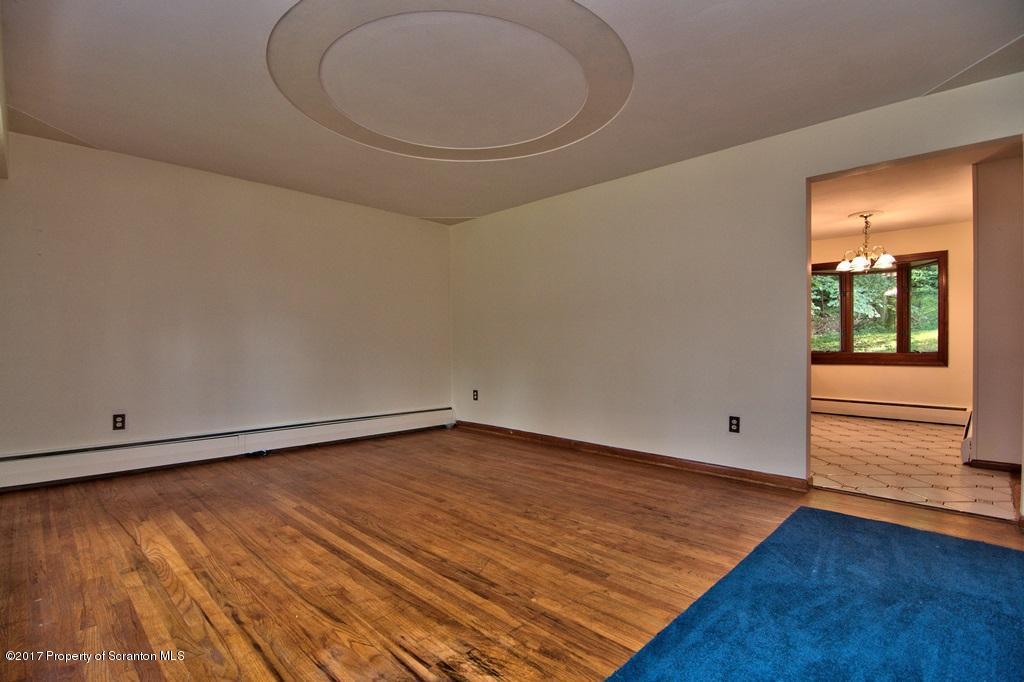 407 Blue Shutters Road Moscow, PA 18444 - Photo 3 of 39 Gallery Image 3