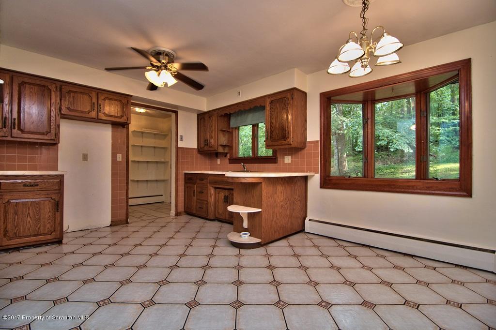 407 Blue Shutters Road Moscow, PA 18444 - Photo 7 of 39 Gallery Image 7