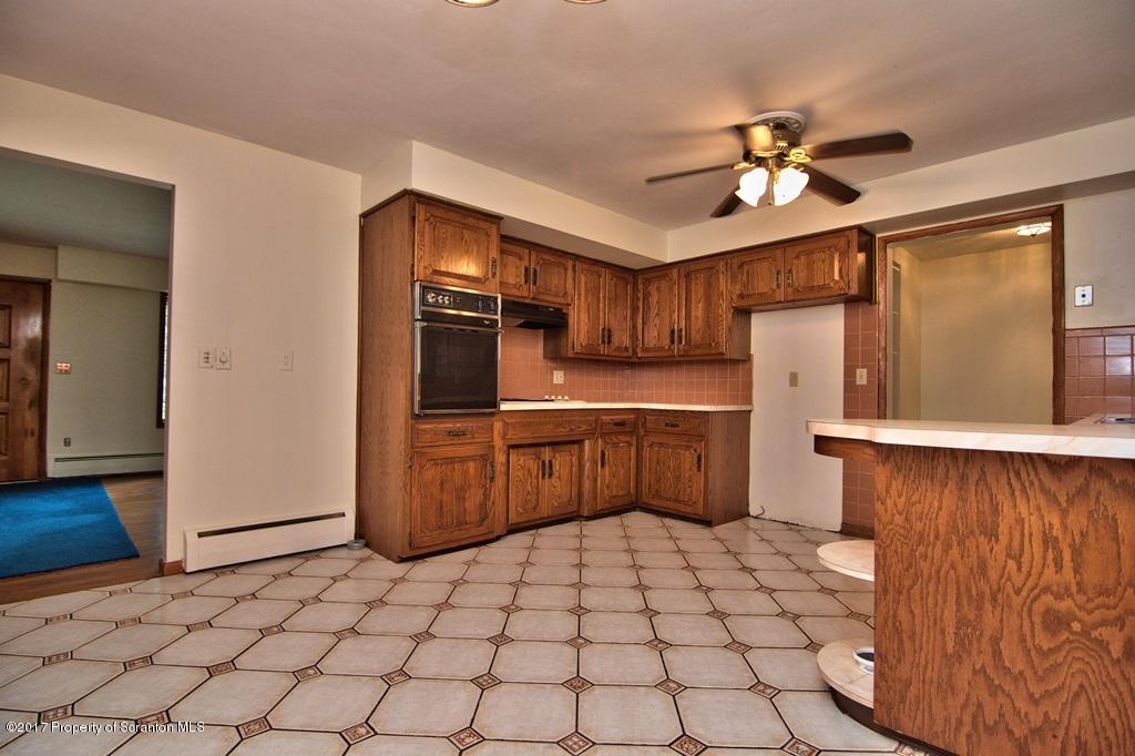 407 Blue Shutters Road Moscow, PA 18444 - Photo 8 of 39 Gallery Image 8