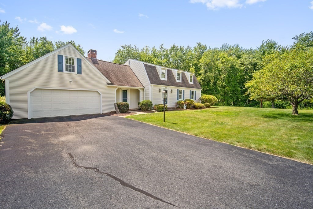 729 Monson Road Wilbraham, MA 01095 - Photo 4 of 41